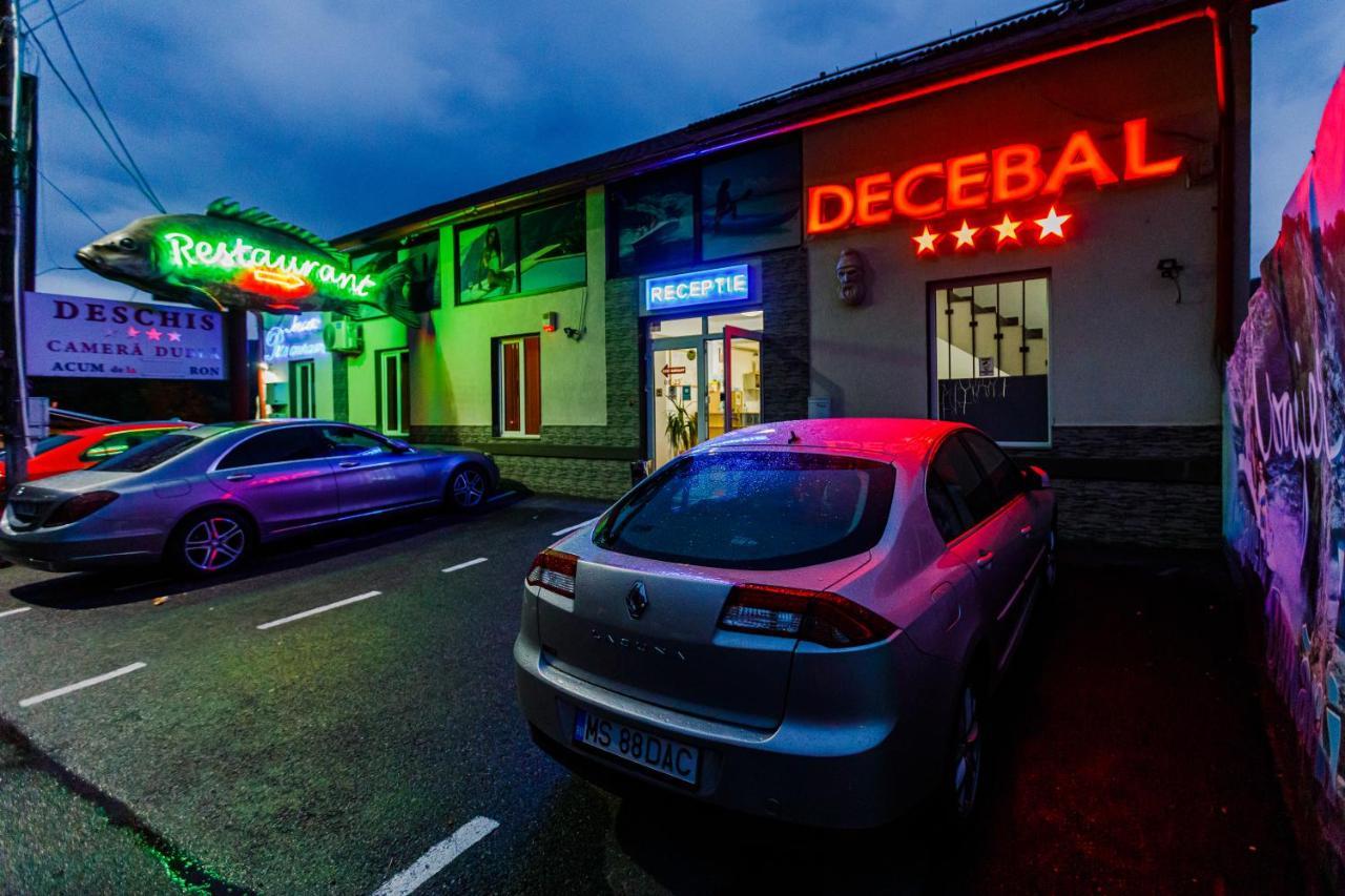 Pensiunea Decebal Resort - Cazanele Dunarii ドゥボバ エクステリア 写真